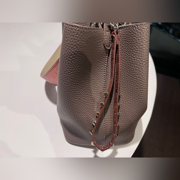 FIND KAPOOR Korean bucket bag with two straps - Picture 6 of 8